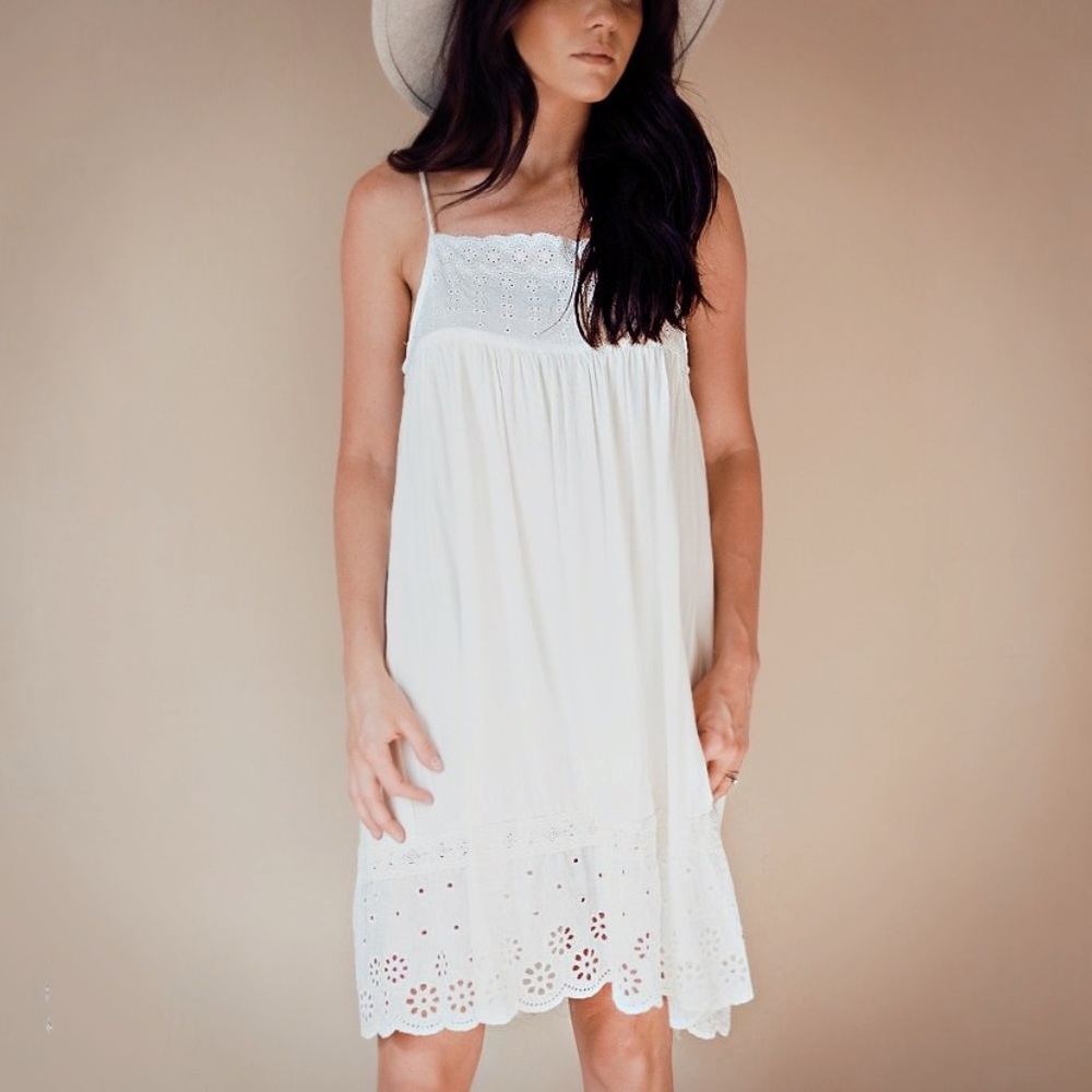 New White Bohemian Embroidered Tunic Lace Dress